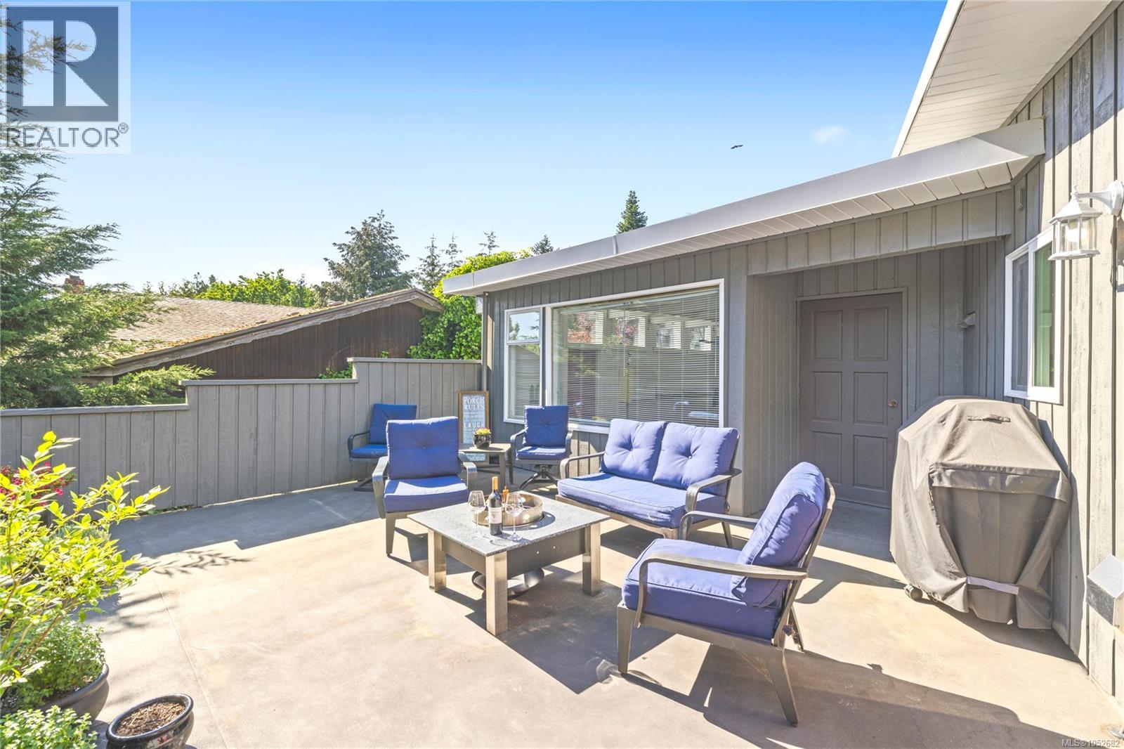 830 Beach Dr