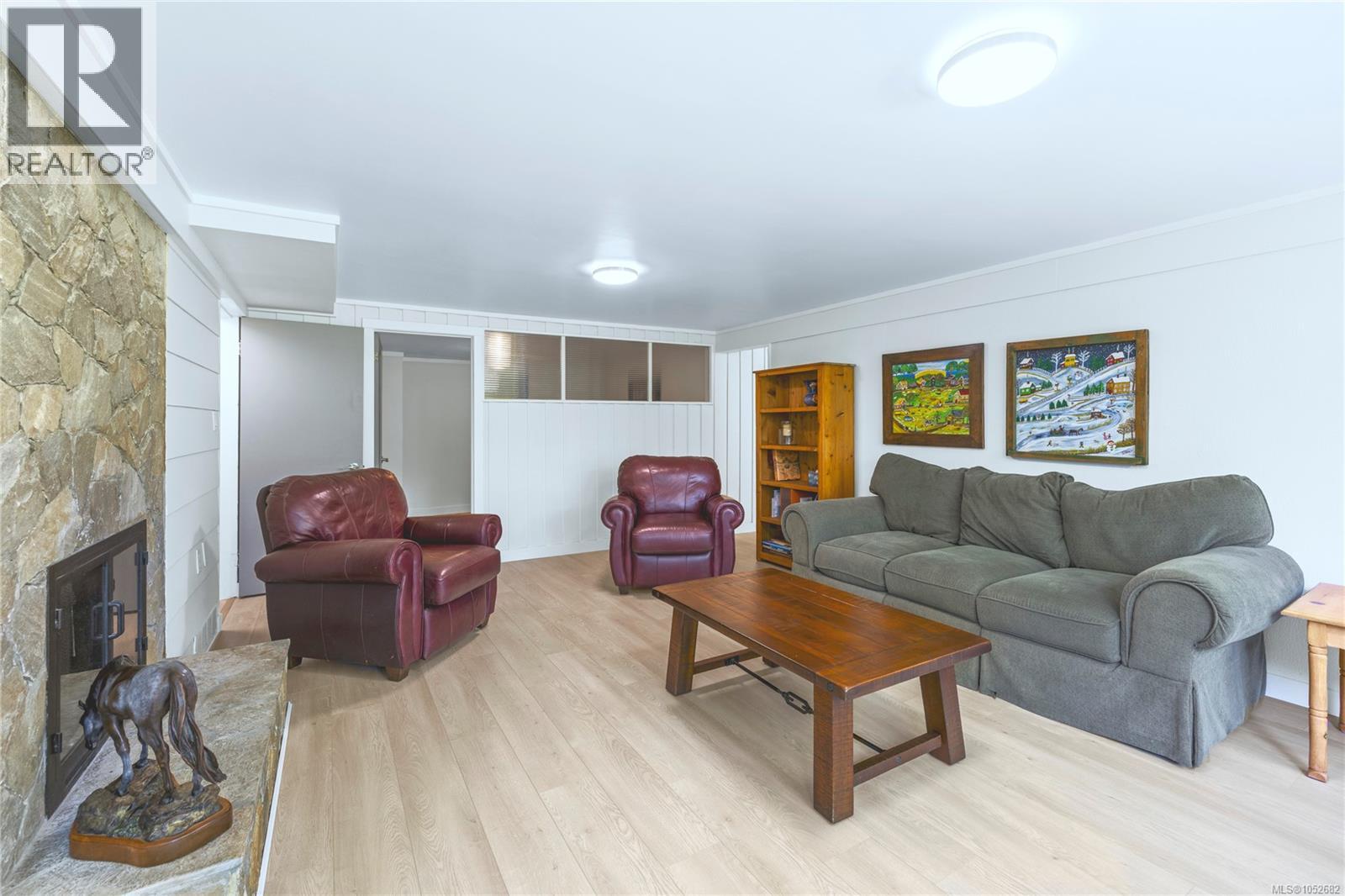 830 Beach Dr