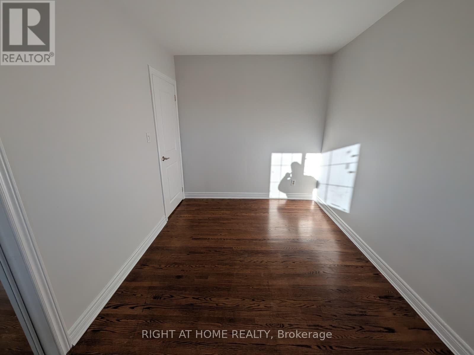 273 Kenwood Avenue, Burlington, Ontario  L7L 4L9 - Photo 17 - W14096214