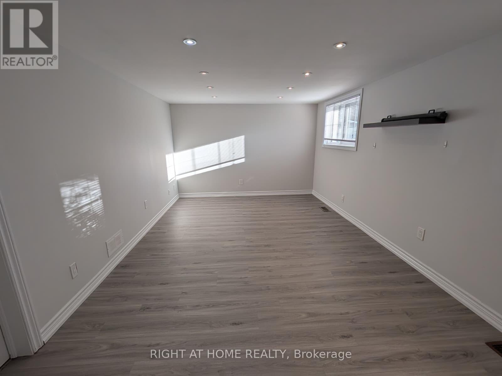 273 Kenwood Avenue, Burlington, Ontario  L7L 4L9 - Photo 22 - W14096214