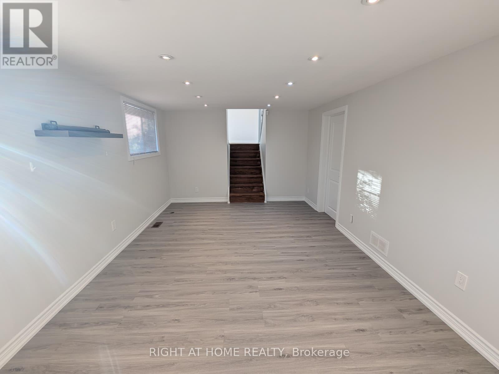273 Kenwood Avenue, Burlington, Ontario  L7L 4L9 - Photo 23 - W14096214