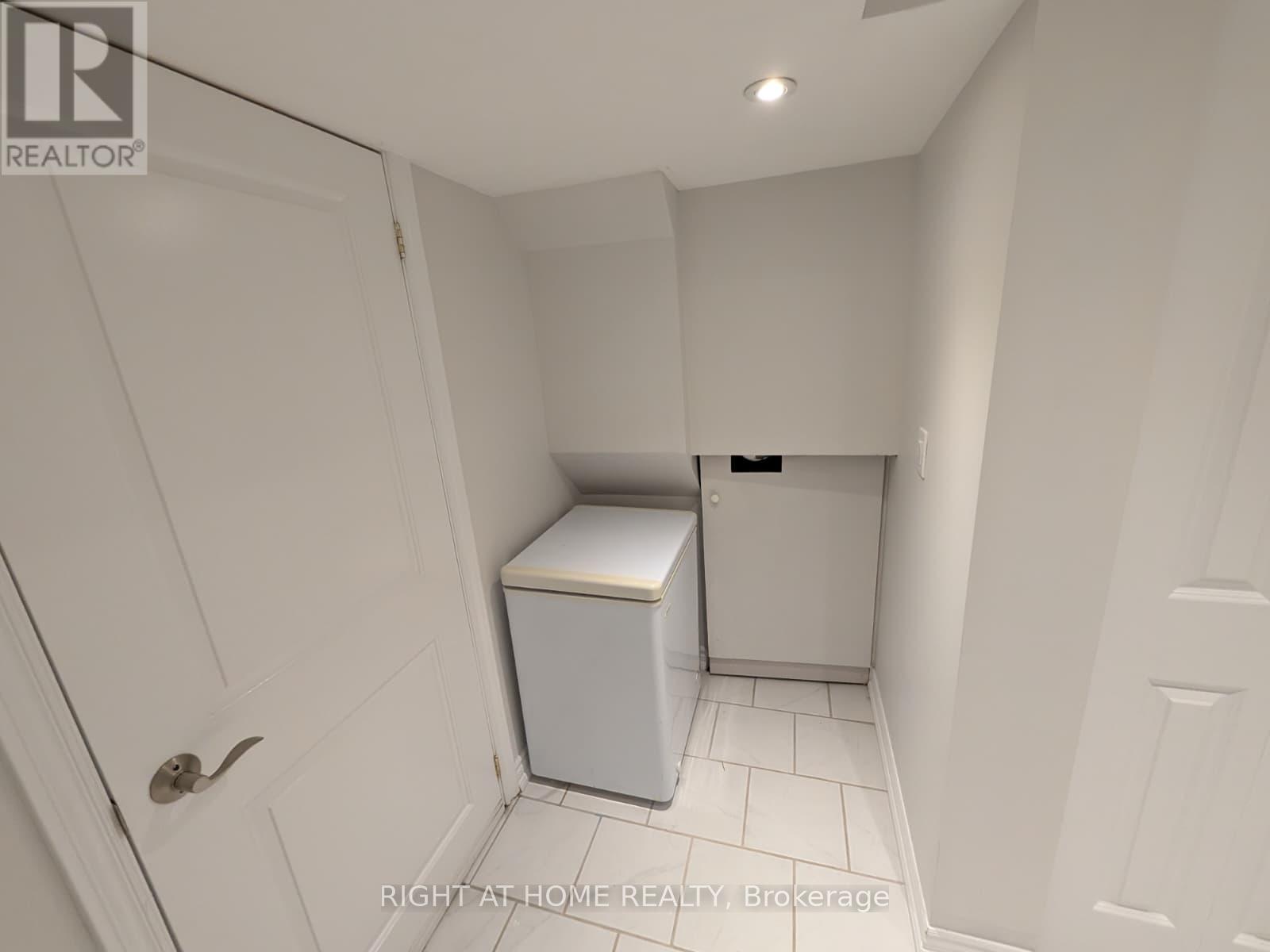 273 Kenwood Avenue, Burlington, Ontario  L7L 4L9 - Photo 24 - W14096214