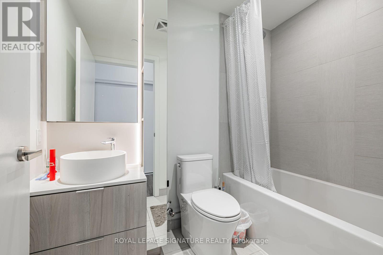 2204 - 28 Ann Street, Mississauga, Ontario  L5G 0E1 - Photo 15 - W14096236