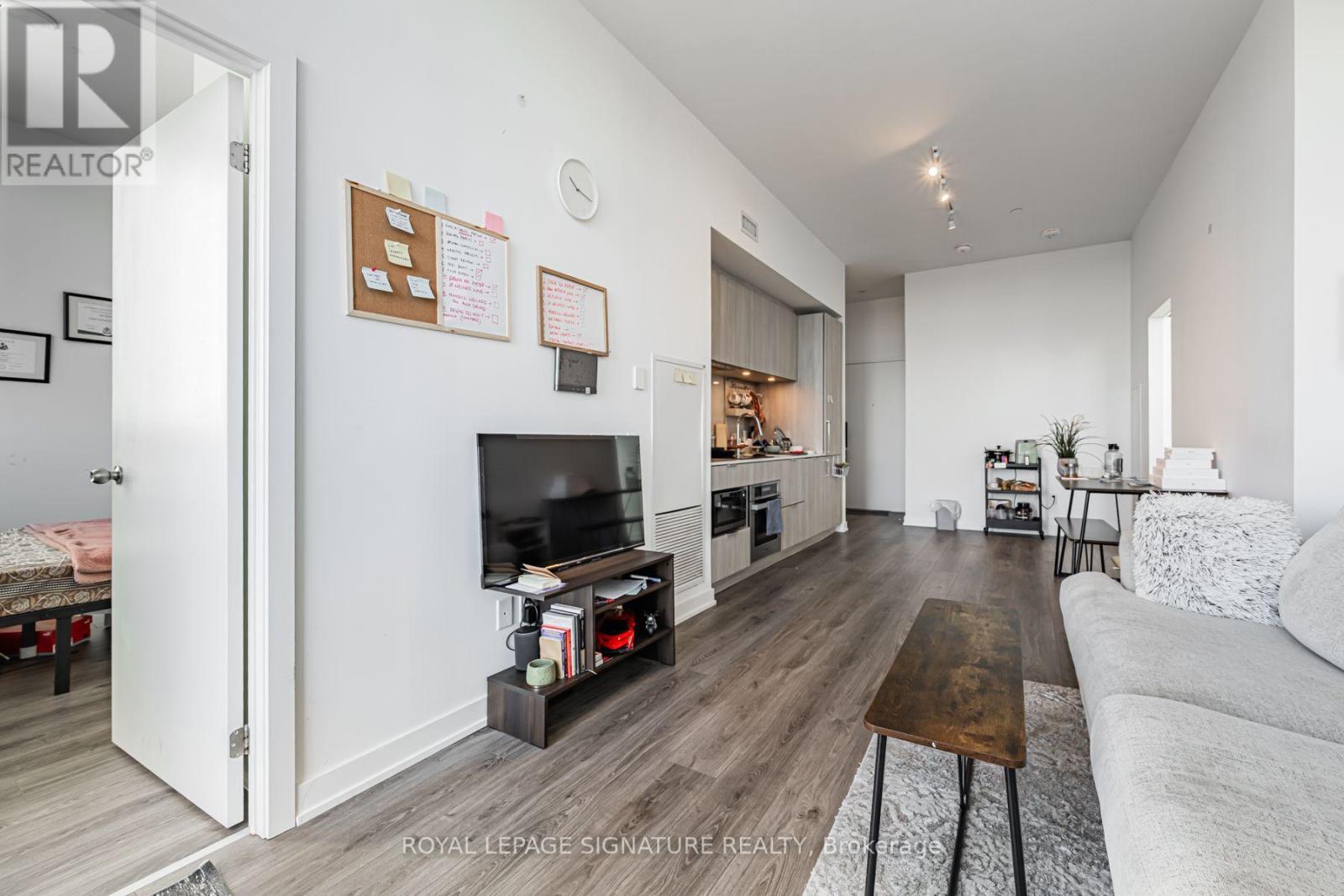 2204 - 28 Ann Street, Mississauga, Ontario  L5G 0E1 - Photo 6 - W14096236