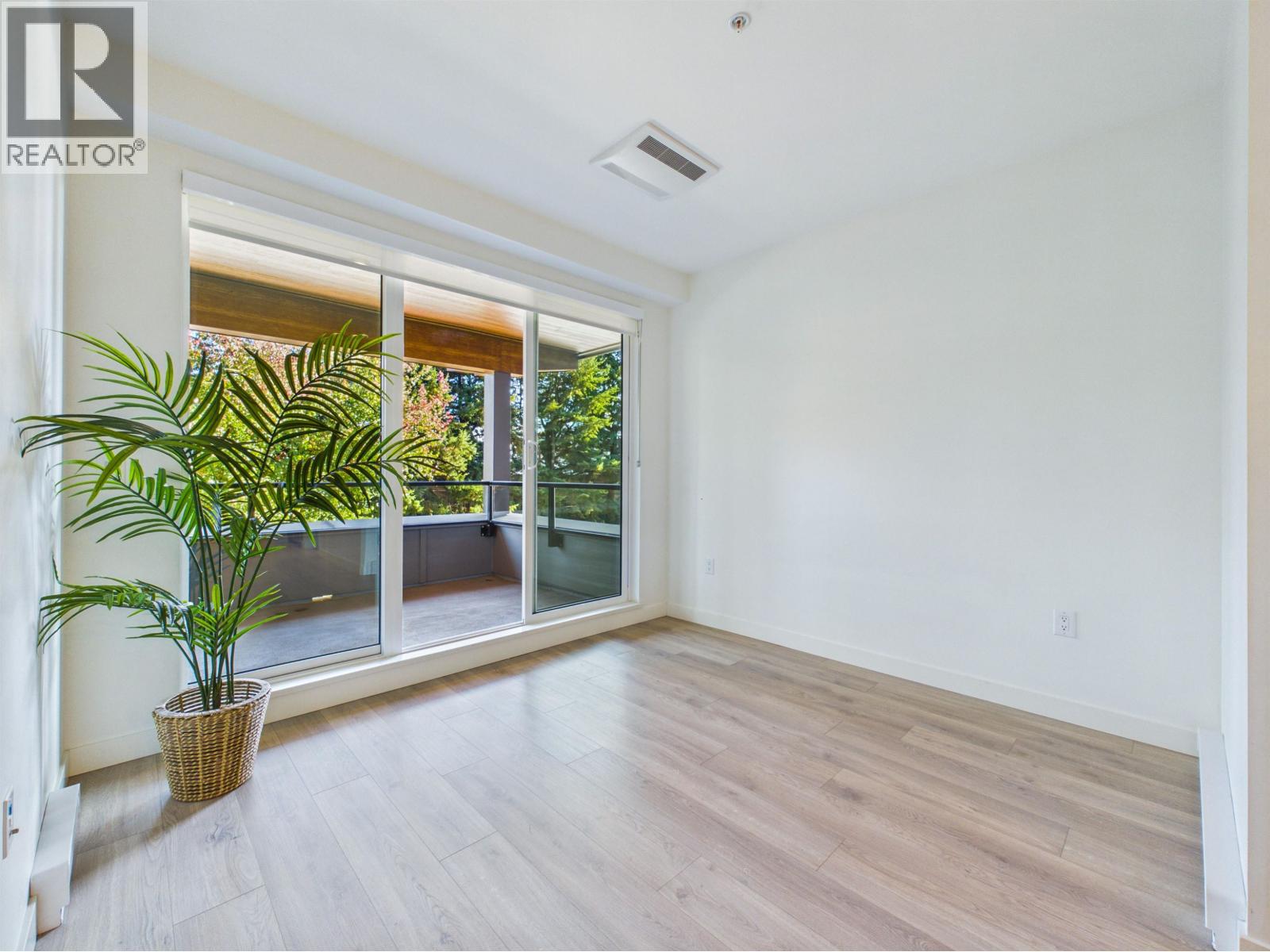 314 7588 16th Street, Burnaby, British Columbia  V3N 0H8 - Photo 9 - R3166633