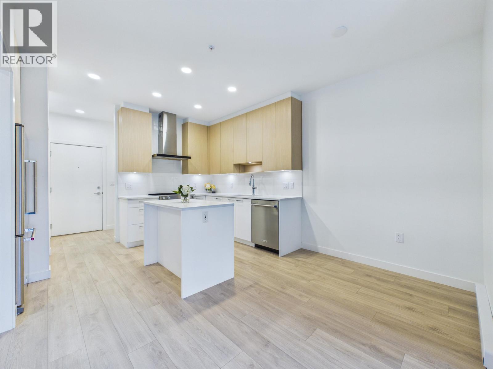 314 7588 16th Street, Burnaby, British Columbia  V3N 0H8 - Photo 8 - R3166633
