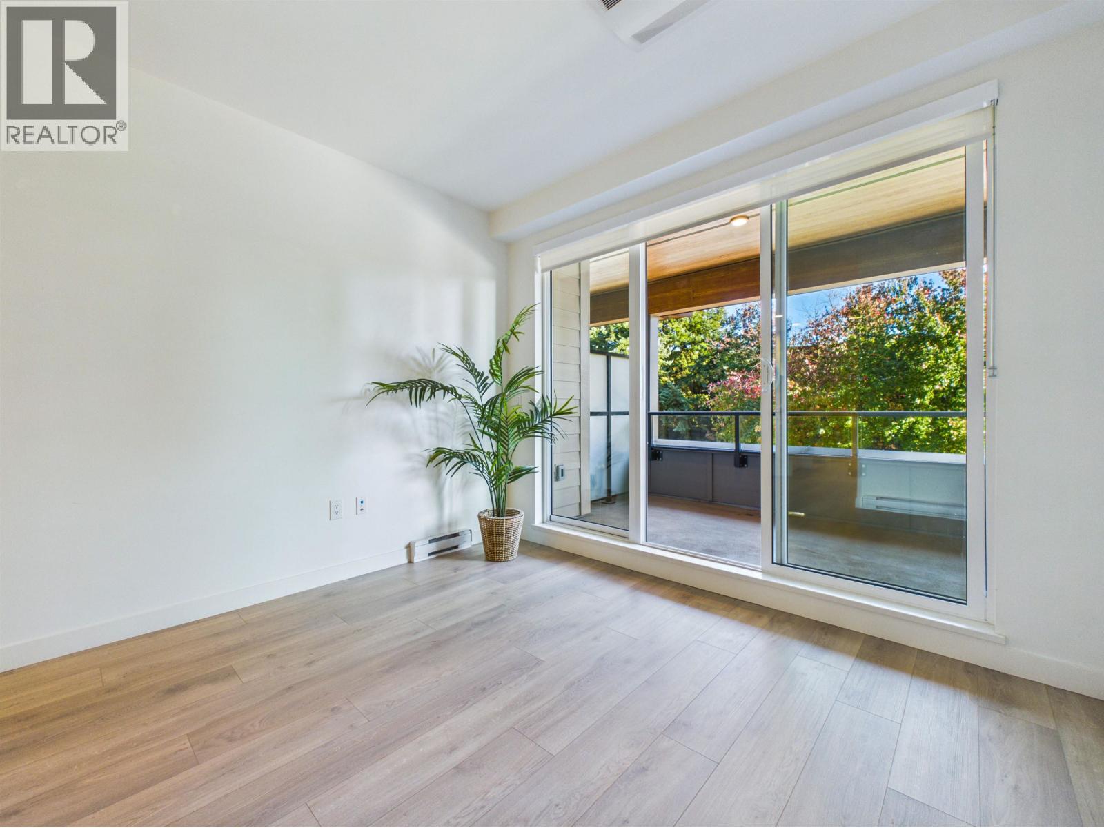 314 7588 16th Street, Burnaby, British Columbia  V3N 0H8 - Photo 10 - R3166633