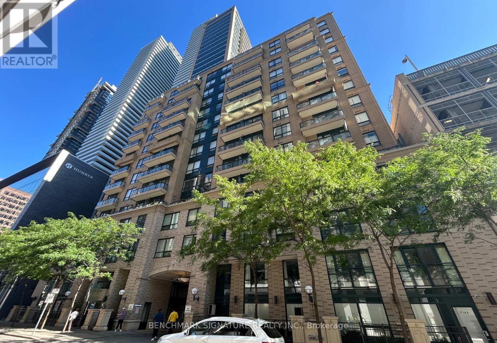 503 - 35 HAYDEN STREET, Toronto, Ontario