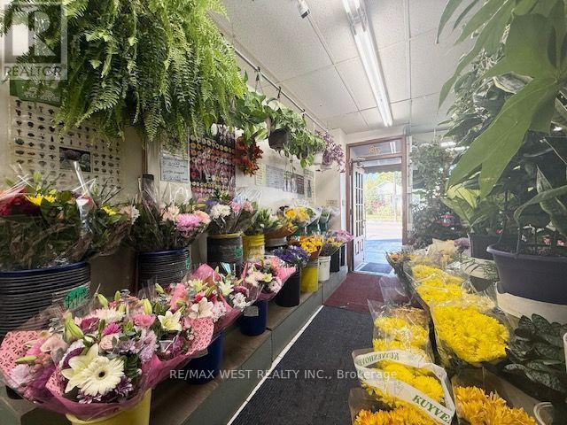 2781 ST. CLAIR AVENUE E, Toronto, Ontario