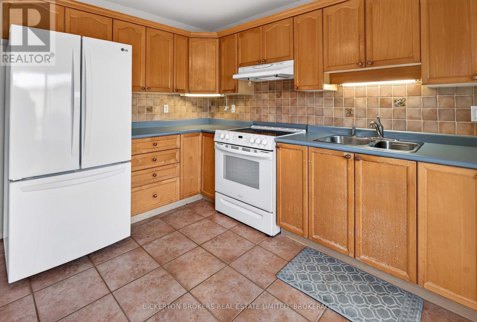 354 Oak Street, Gananoque, Ontario  K7G 2R6 - Photo 14 - X14095898