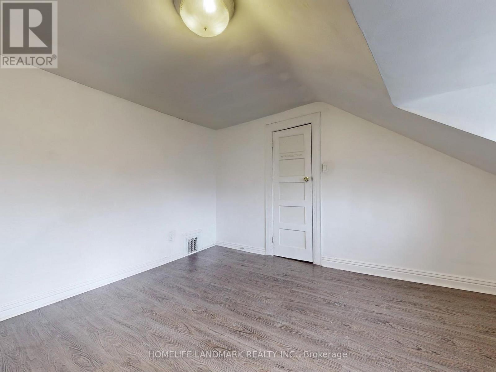 Upper - 609 Ossington Avenue, Toronto, Ontario  M6G 3T6 - Photo 16 - C14094778