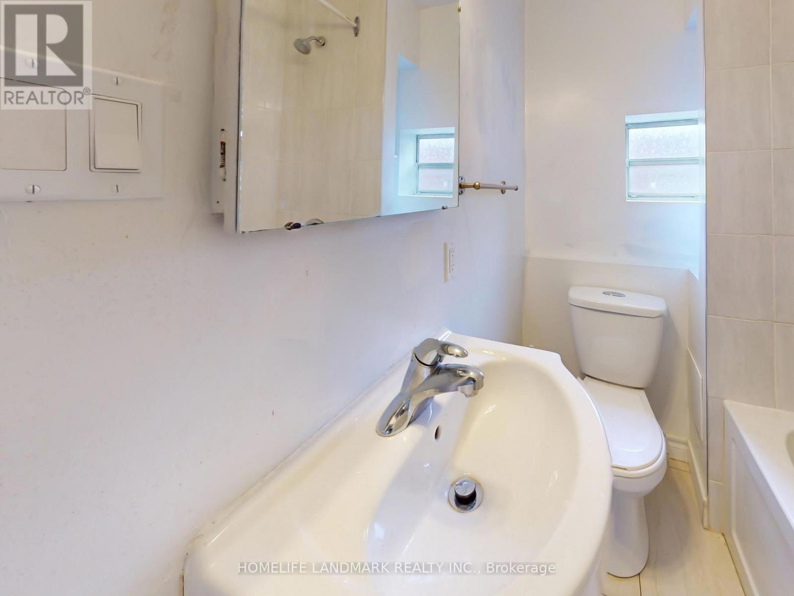 Upper - 609 Ossington Avenue, Toronto, Ontario  M6G 3T6 - Photo 10 - C14094778