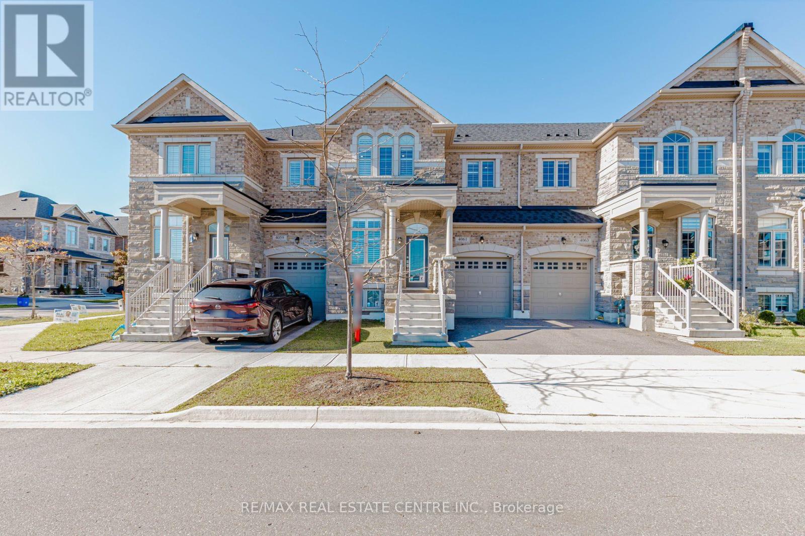 4061 Channing Crescent, Oakville, Ontario  L6H 3R3 - Photo 3 - W14096268
