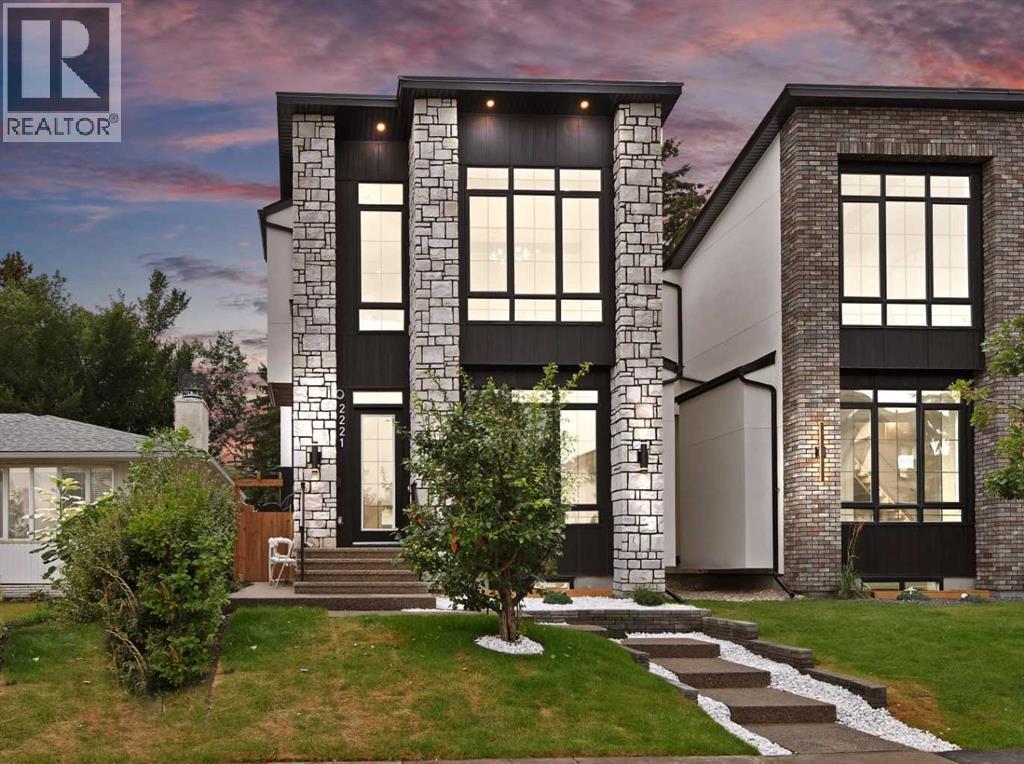 2221 Halifax Crescent Nw, Calgary, Alberta  T2M 4E1 - Photo 3 - A2348035