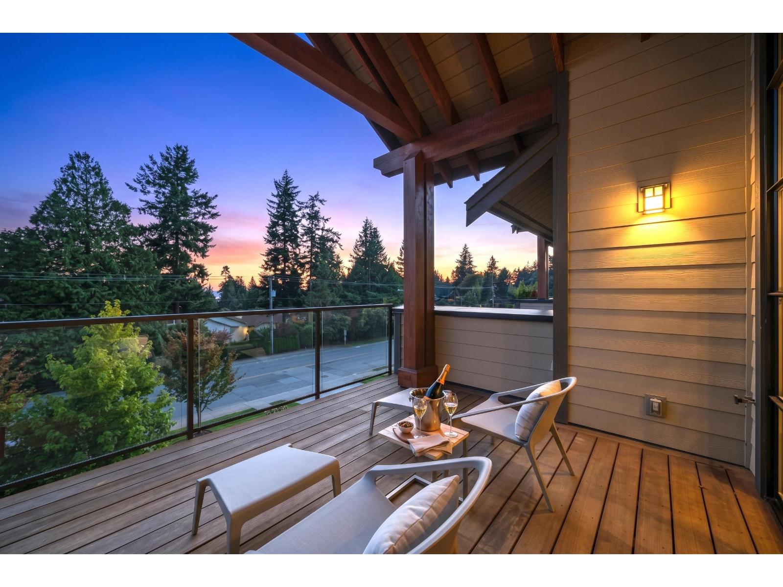 209 13585 16 Avenue, Surrey, British Columbia  V4A 1P6 - Photo 3 - R3175710