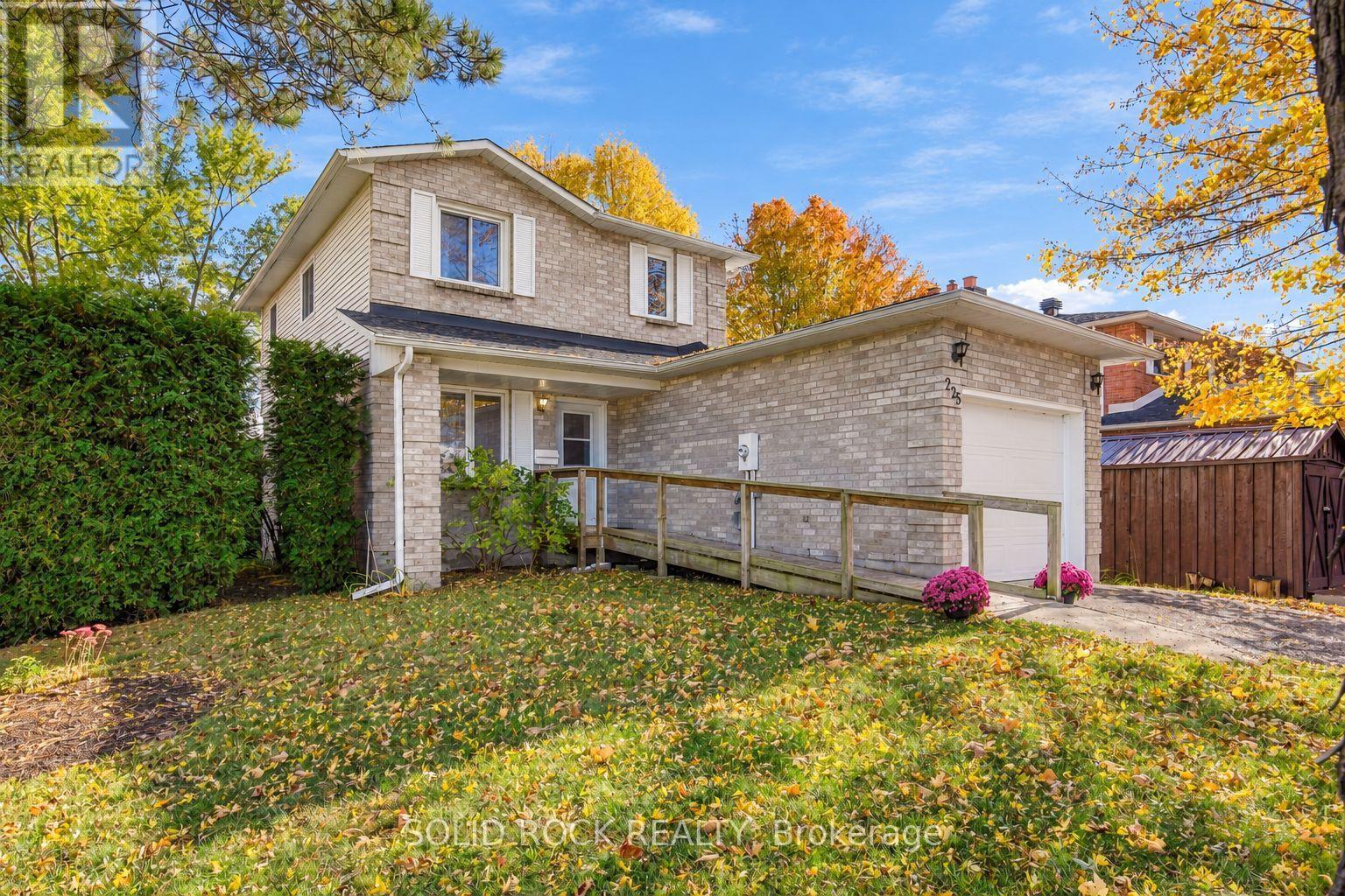 225 Col Douglas Crescent, Brockville, Ontario  K6V 6W1 - Photo 2 - X14096306