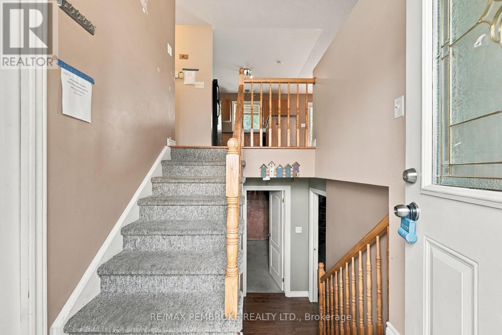 18 Joseph Street, Laurentian Hills, Ontario  K0J 1J0 - Photo 16 - X14096366