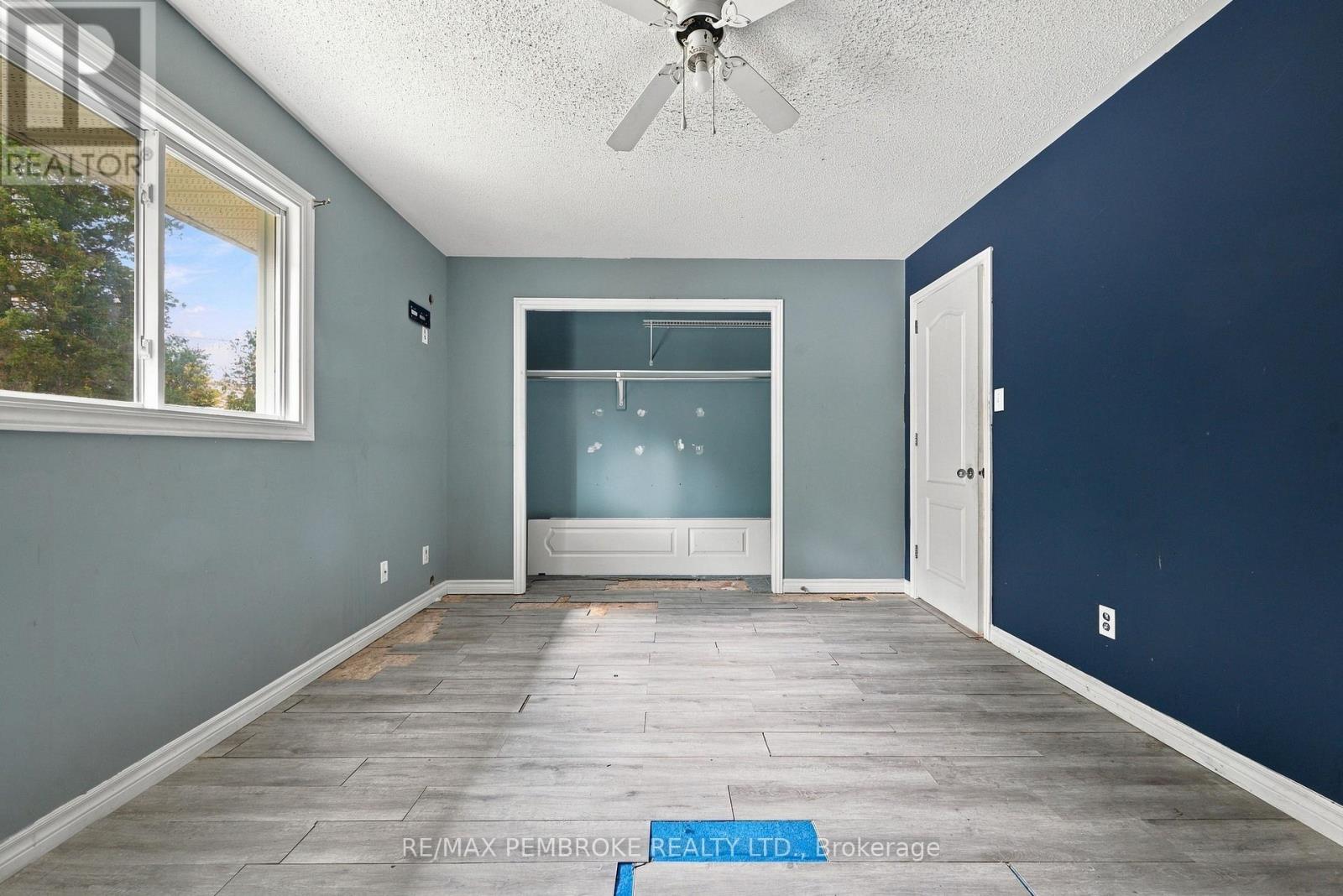 18 Joseph Street, Laurentian Hills, Ontario  K0J 1J0 - Photo 35 - X14096366