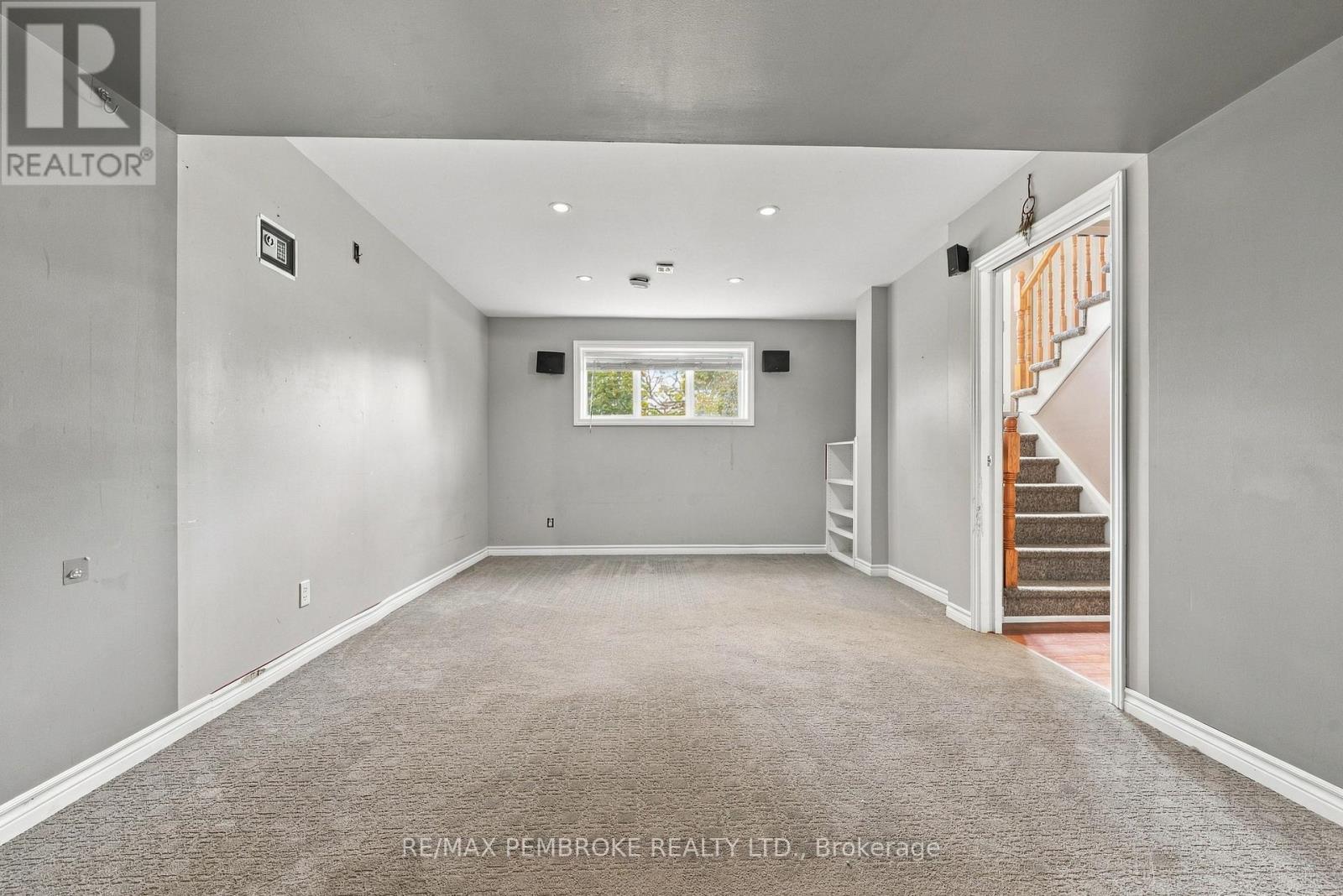 18 Joseph Street, Laurentian Hills, Ontario  K0J 1J0 - Photo 43 - X14096366
