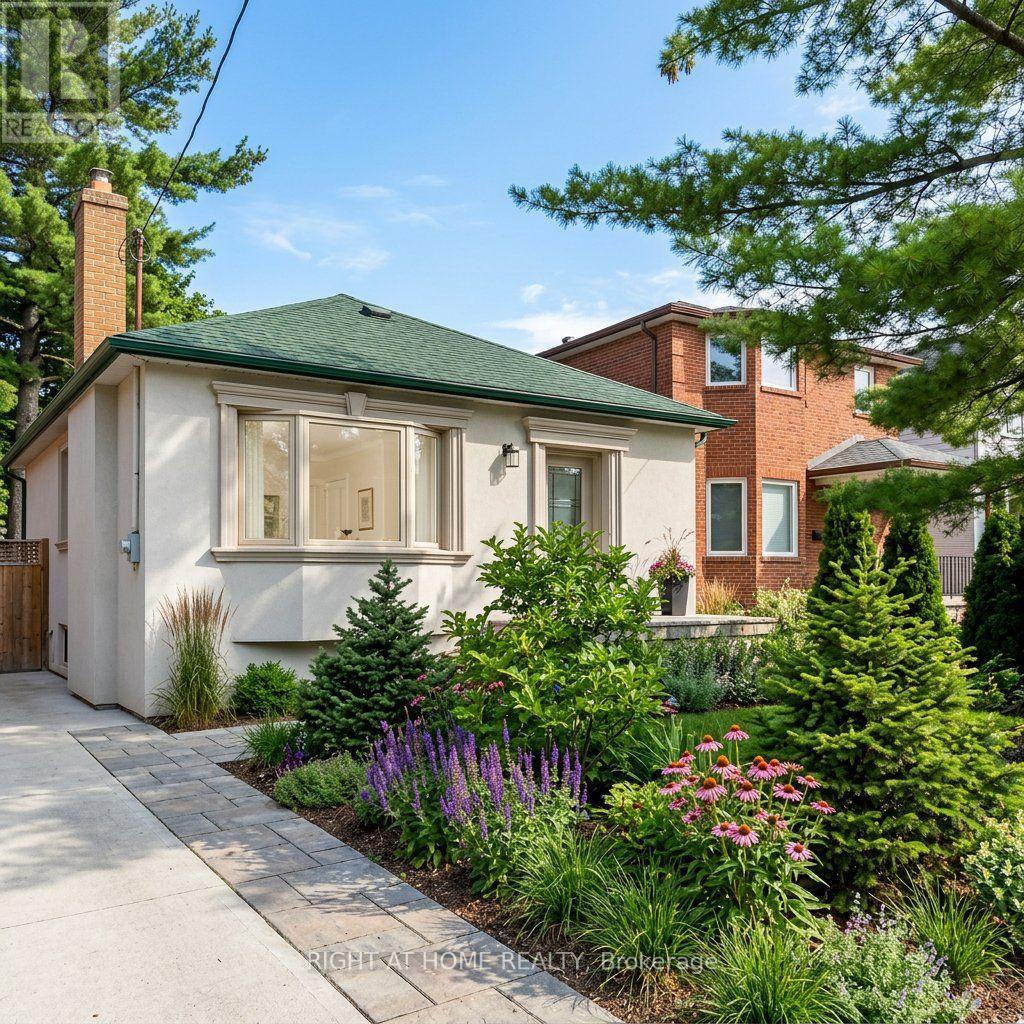 44 CONNAUGHT AVENUE, Toronto, Ontario