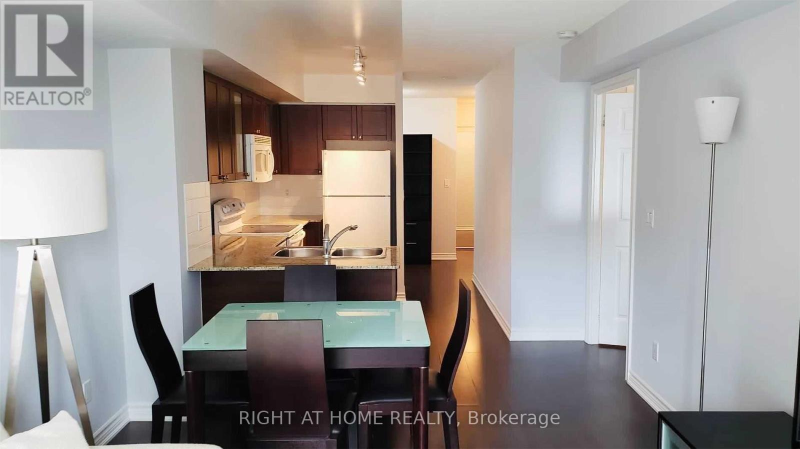 1510 - 761 Bay Street, Toronto, Ontario  M5G 2R2 - Photo 2 - C14096354