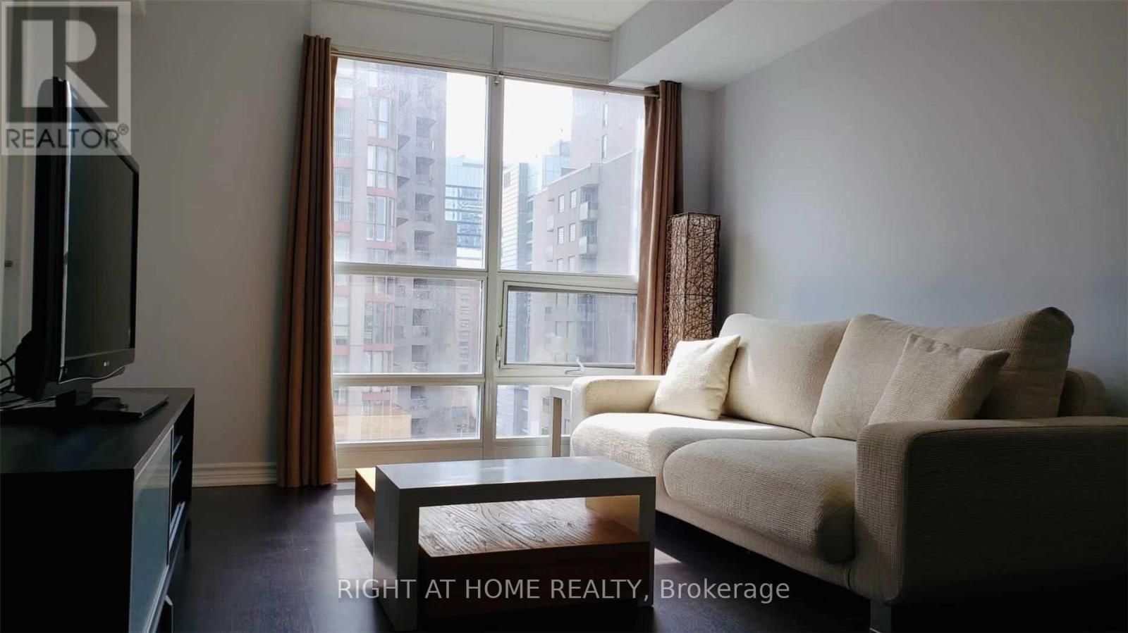 1510 - 761 Bay Street, Toronto, Ontario  M5G 2R2 - Photo 3 - C14096354