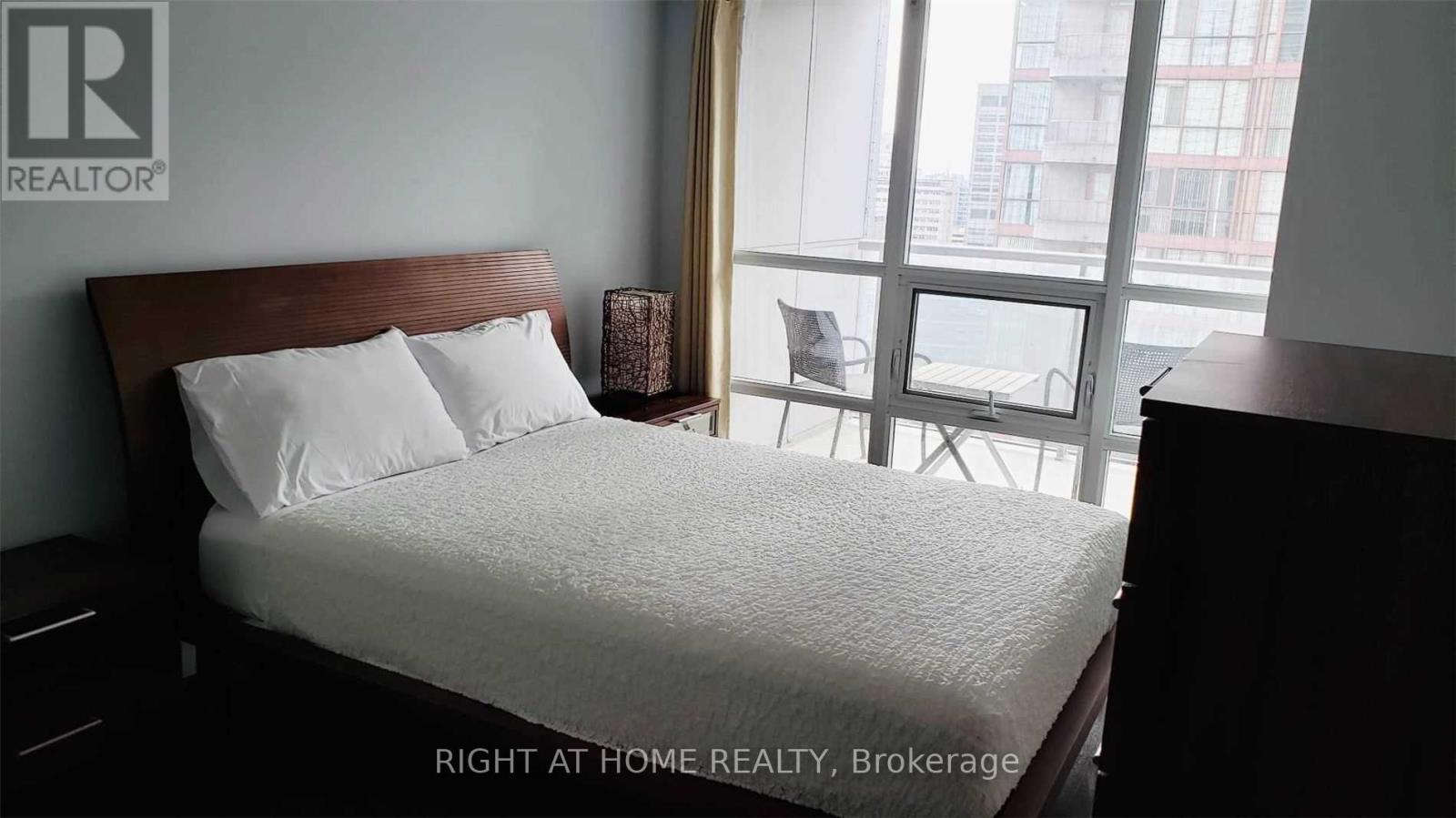 1510 - 761 Bay Street, Toronto, Ontario  M5G 2R2 - Photo 6 - C14096354