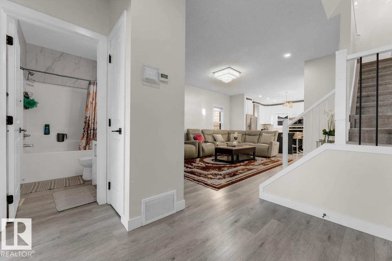 6019 180 AV NW