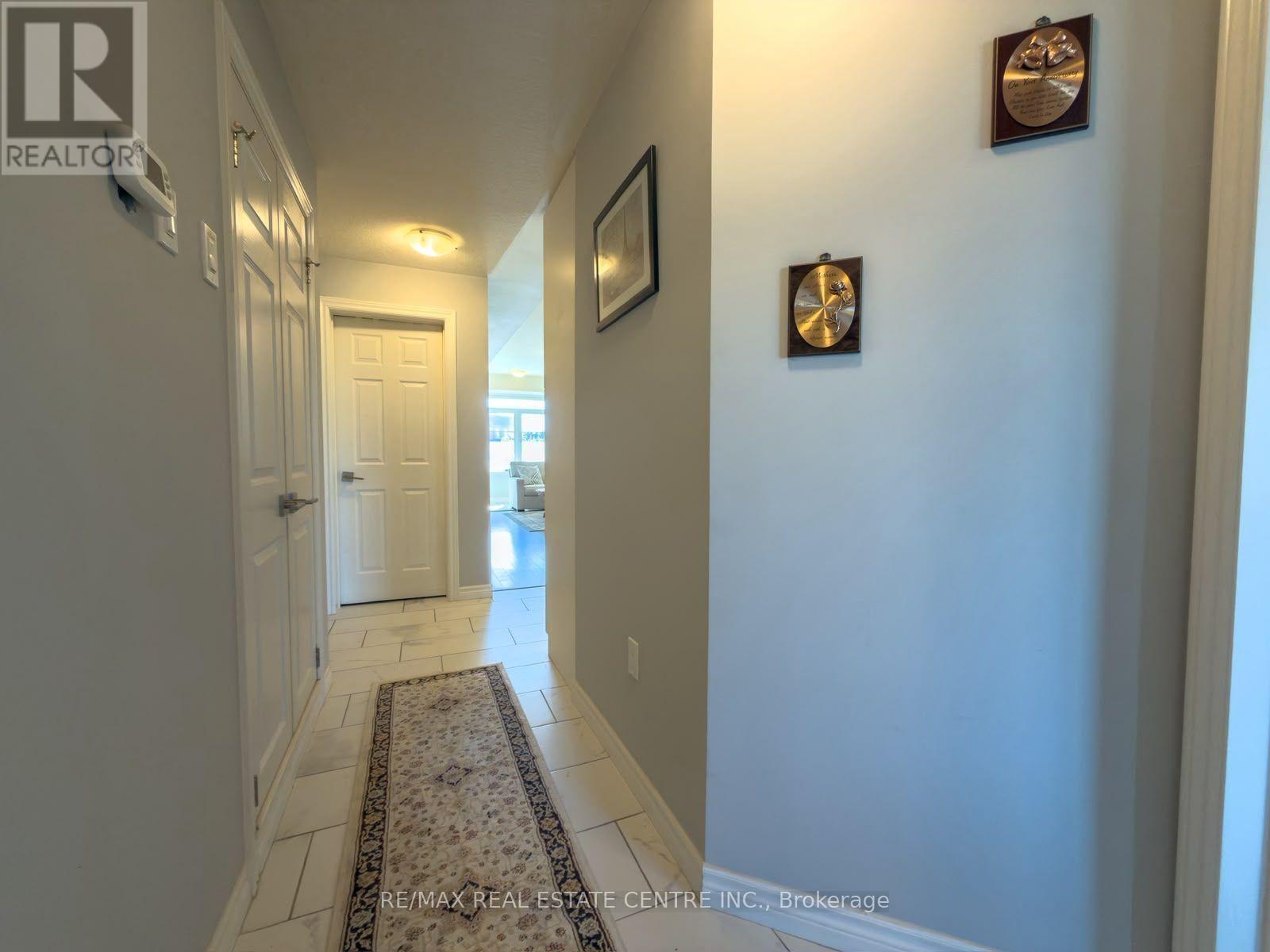 122 Wheat Lane, Kitchener, Ontario  N2R 0R4 - Photo 4 - X14096336