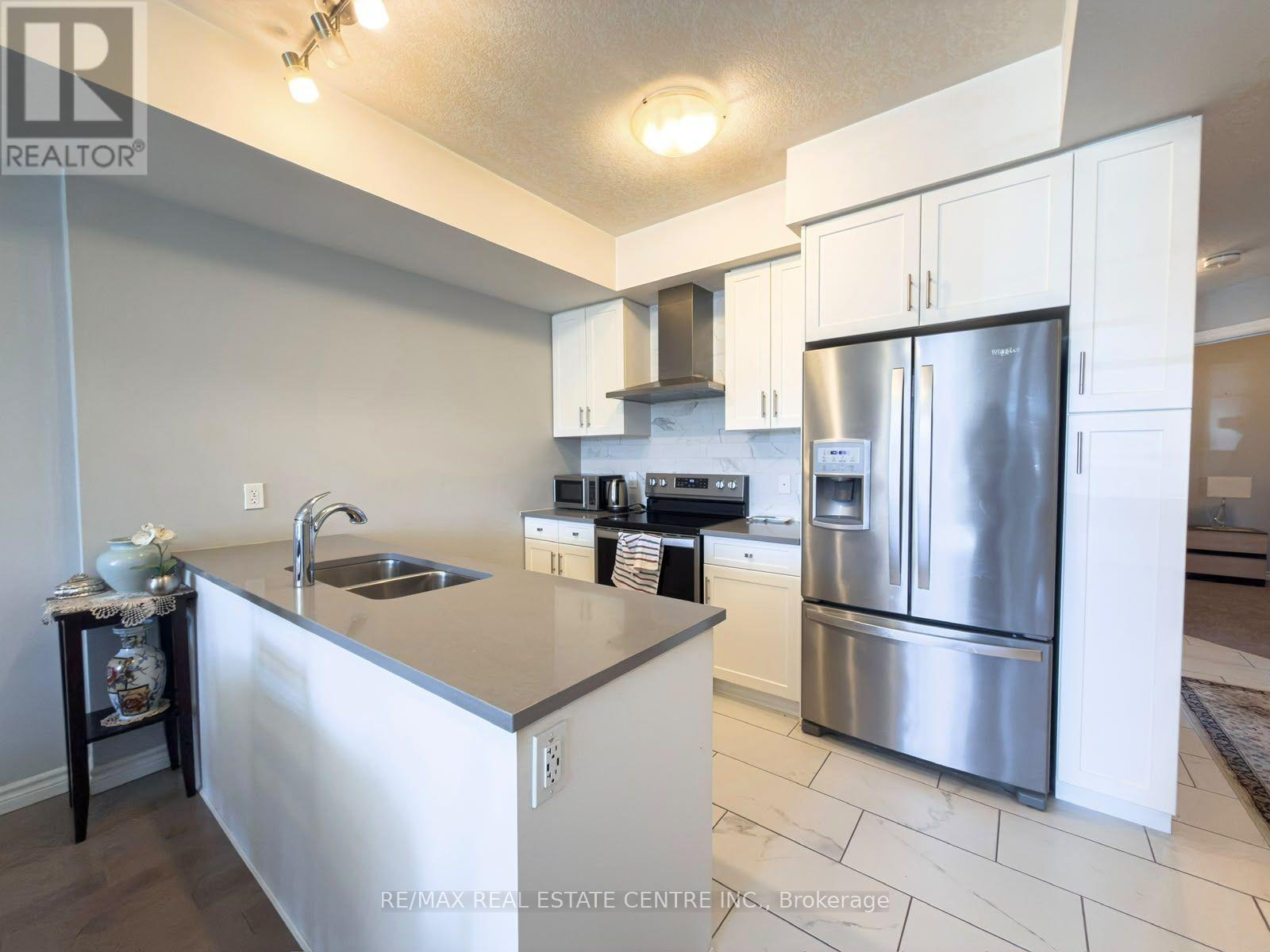 122 Wheat Lane, Kitchener, Ontario  N2R 0R4 - Photo 7 - X14096336