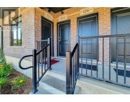 122 WHEAT LANE, Kitchener, Ontario