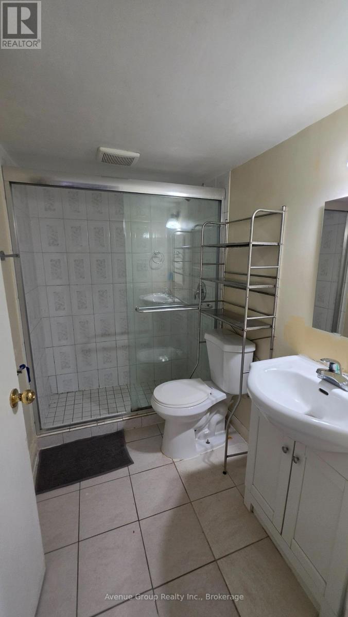 Lower - 82 Caines Avenue, Toronto, Ontario M2R 2L3 - Photo 10 - C14096384