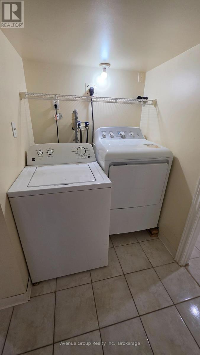 Lower - 82 Caines Avenue, Toronto, Ontario M2R 2L3 - Photo 11 - C14096384