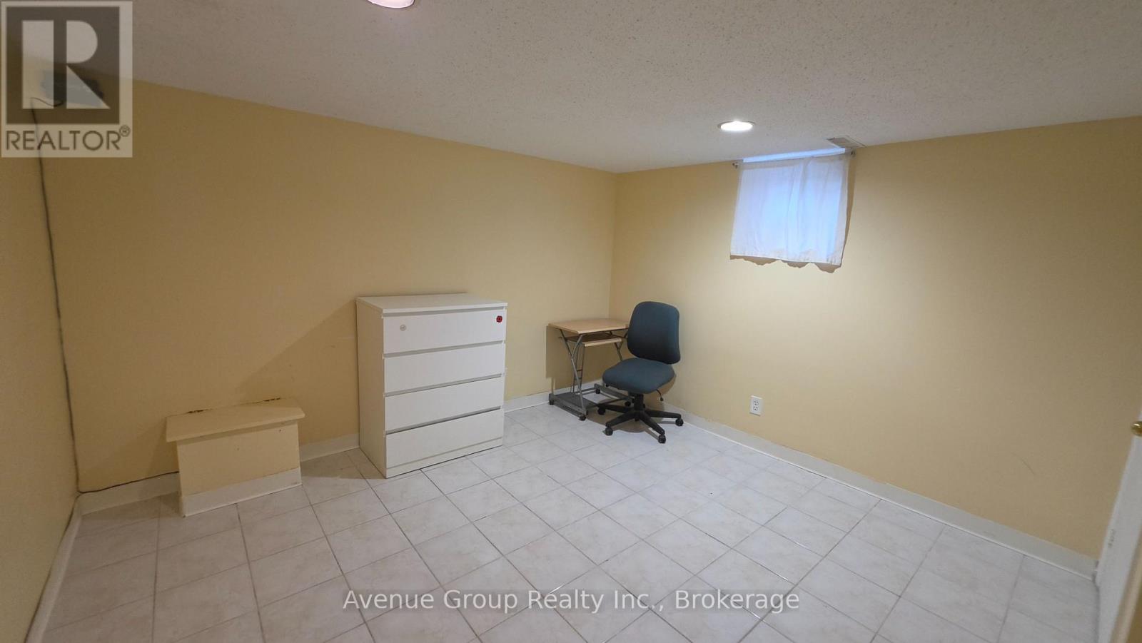 Lower - 82 Caines Avenue, Toronto, Ontario M2R 2L3 - Photo 5 - C14096384