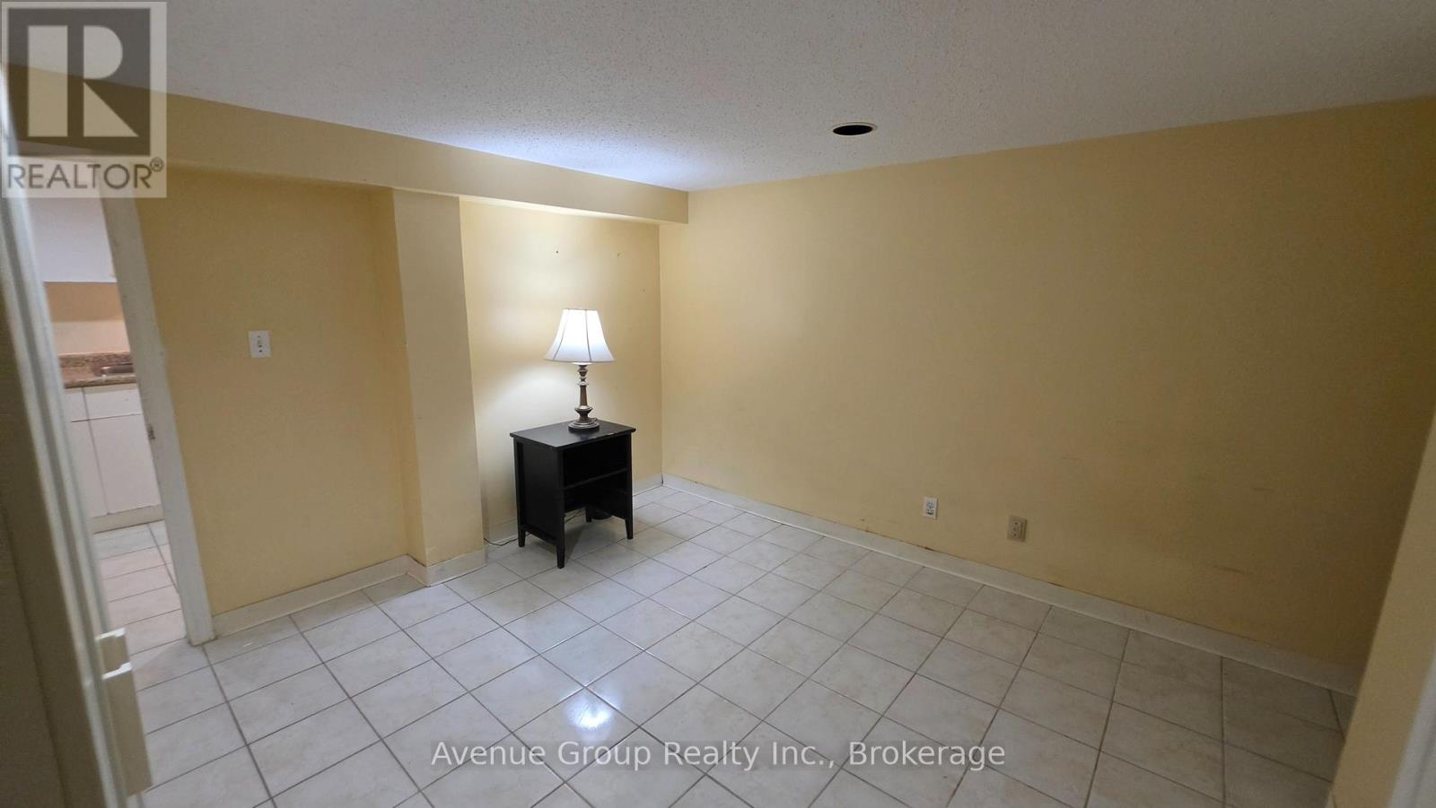Lower - 82 Caines Avenue, Toronto, Ontario M2R 2L3 - Photo 6 - C14096384