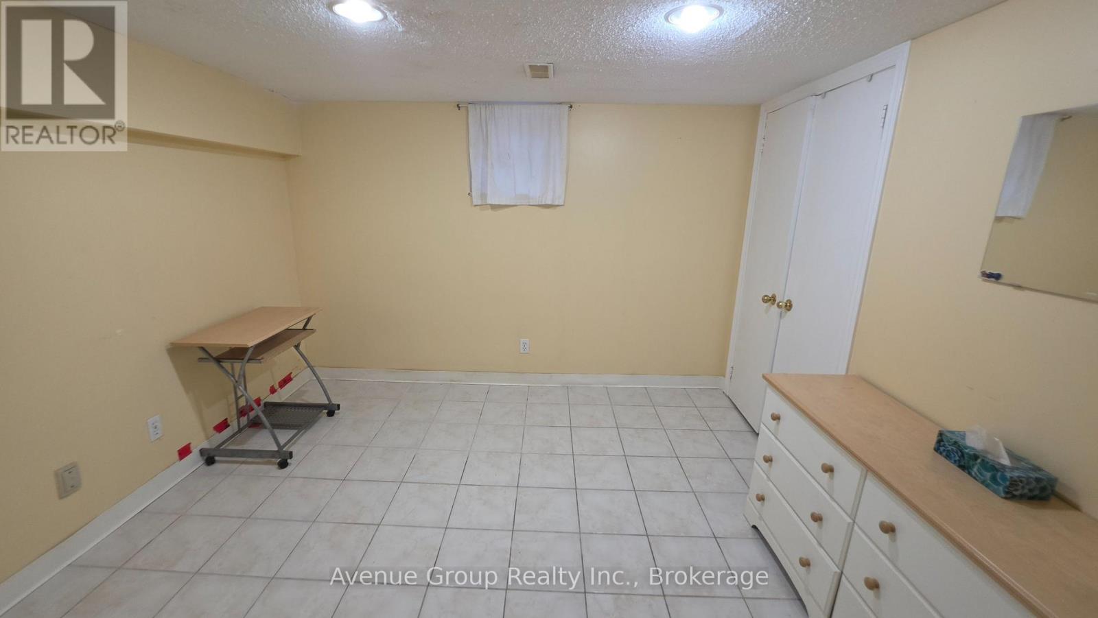 Lower - 82 Caines Avenue, Toronto, Ontario M2R 2L3 - Photo 8 - C14096384
