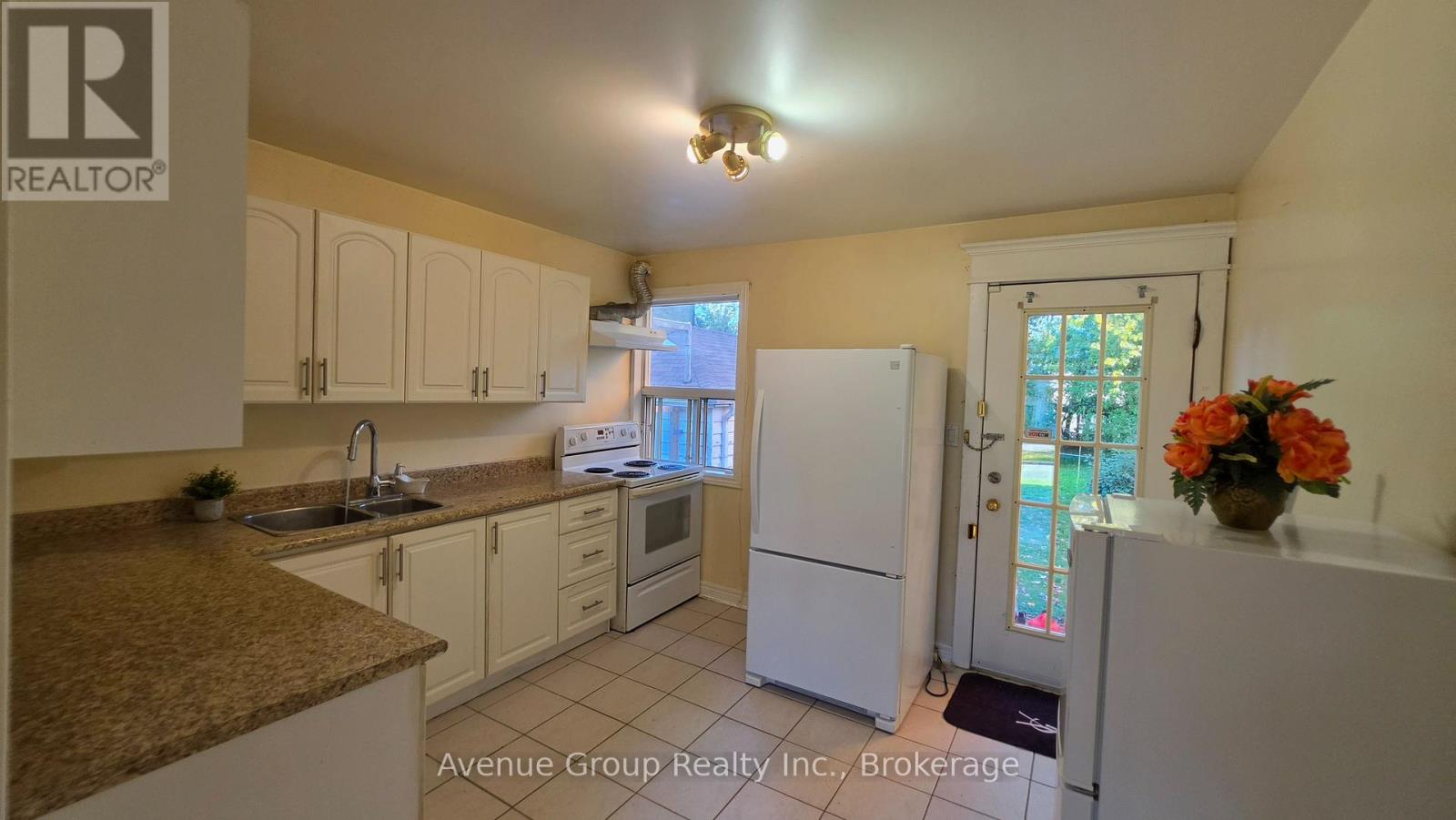 Main - 82 Caines Avenue, Toronto, Ontario M2R 2L3 - Photo 15 - C14096388