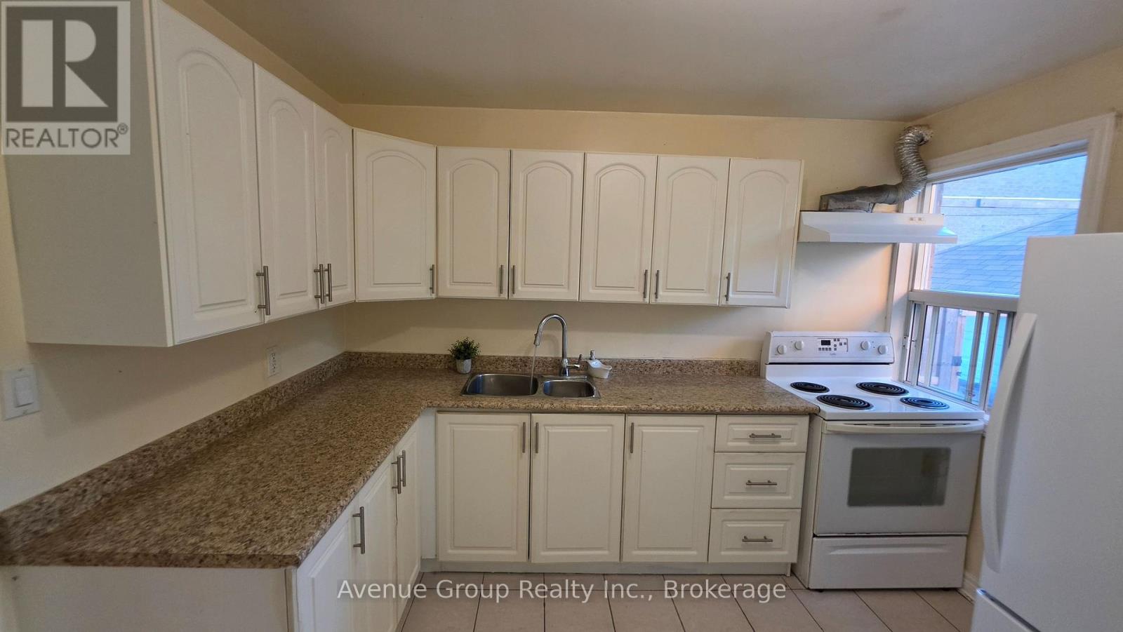 Main - 82 Caines Avenue, Toronto, Ontario M2R 2L3 - Photo 16 - C14096388