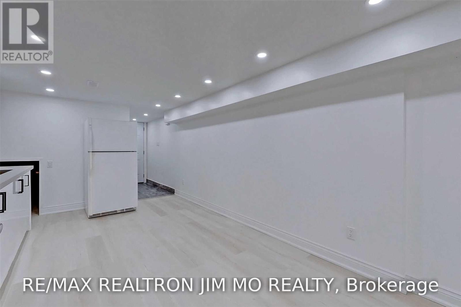 Ground - 153 Hollyberry Trail, Toronto, Ontario M2H 2P2 - Photo 10 - C14096390