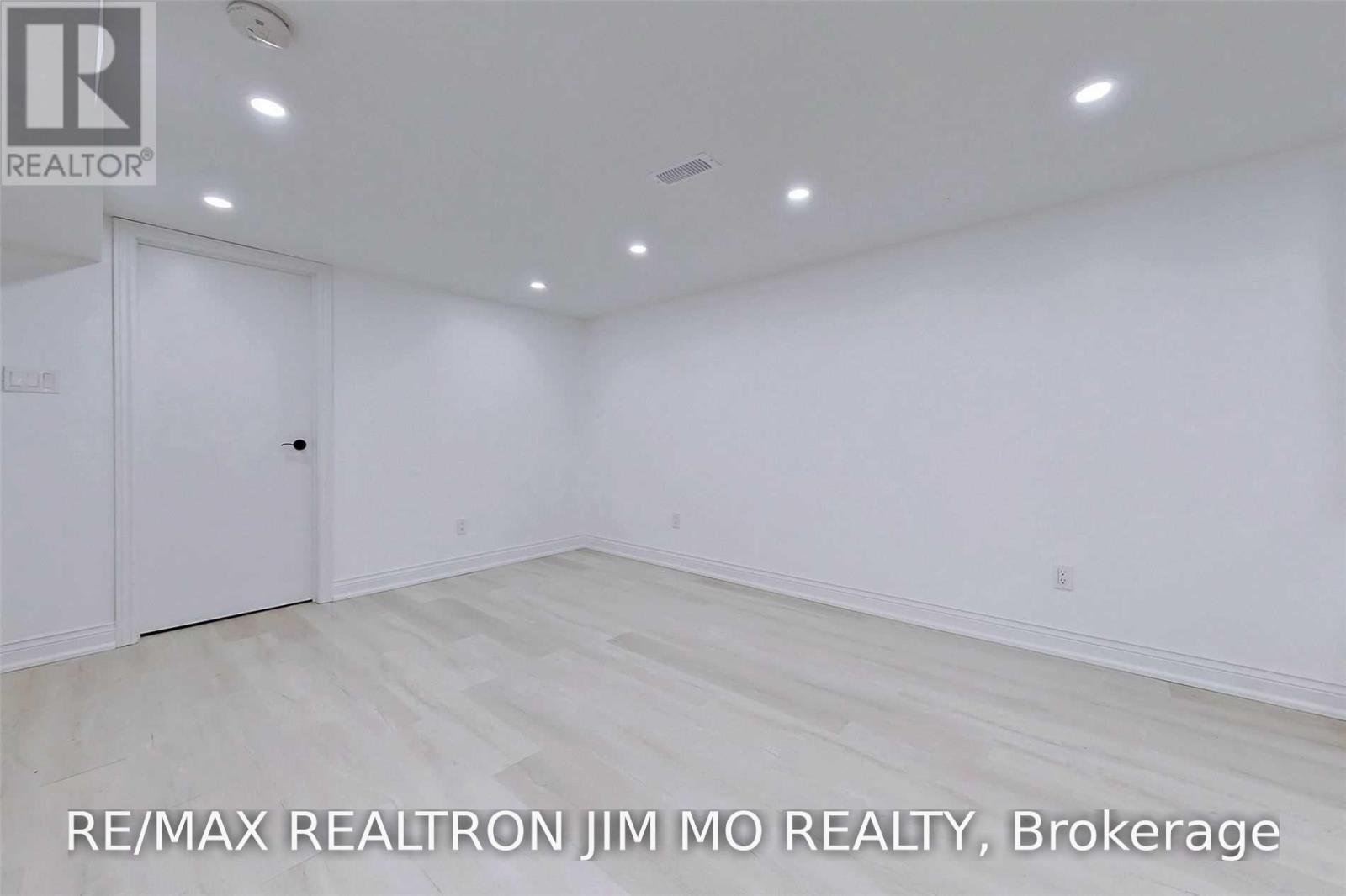 Ground - 153 Hollyberry Trail, Toronto, Ontario M2H 2P2 - Photo 11 - C14096390