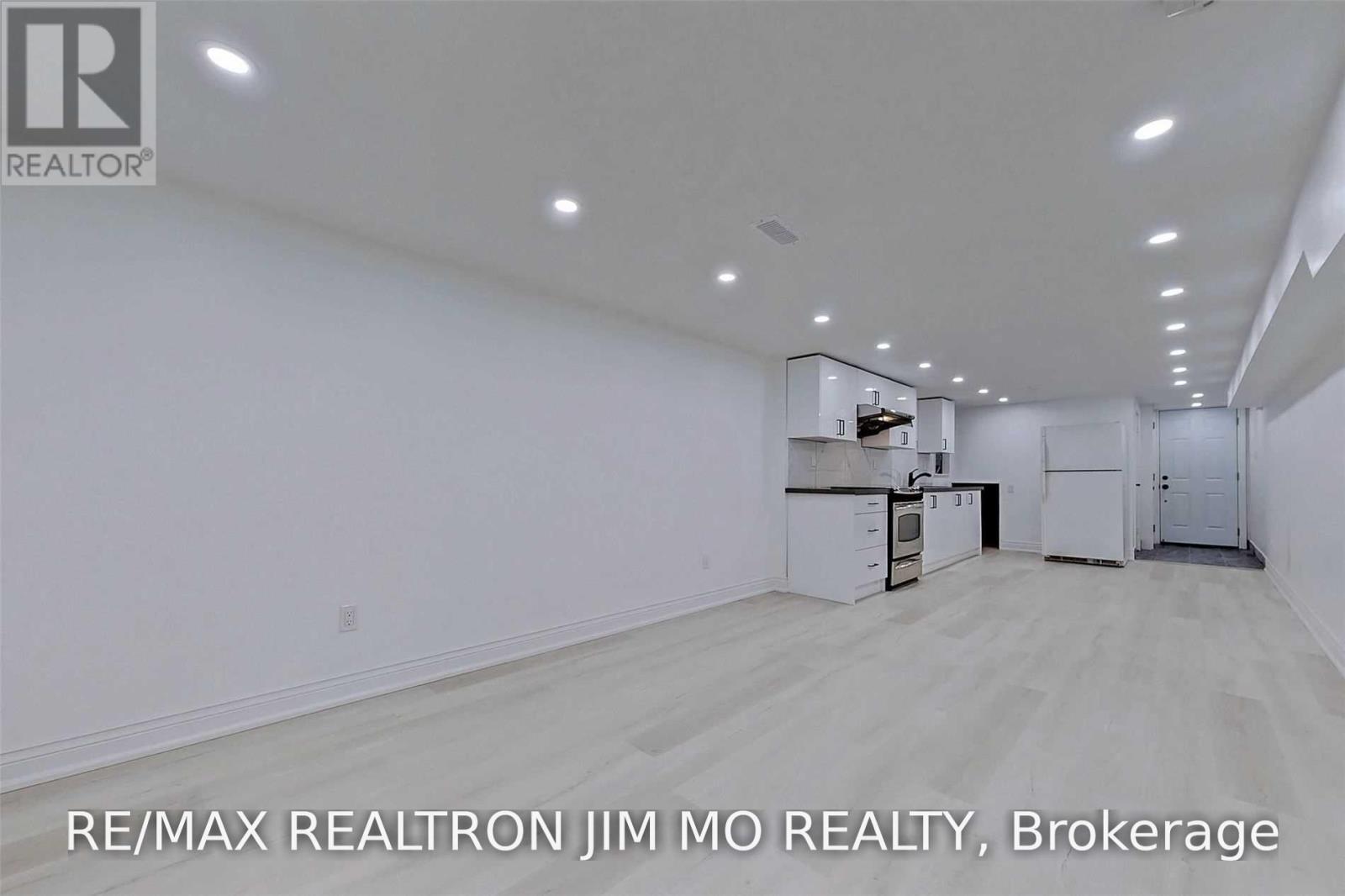 Ground - 153 Hollyberry Trail, Toronto, Ontario M2H 2P2 - Photo 14 - C14096390