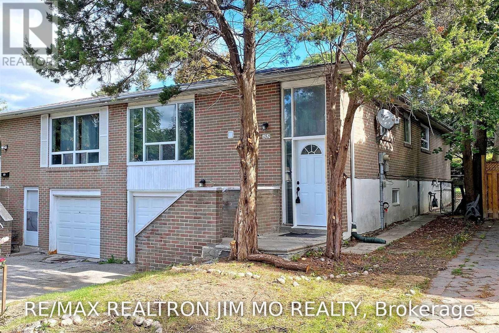 Ground - 153 Hollyberry Trail, Toronto, Ontario M2H 2P2 - Photo 2 - C14096390