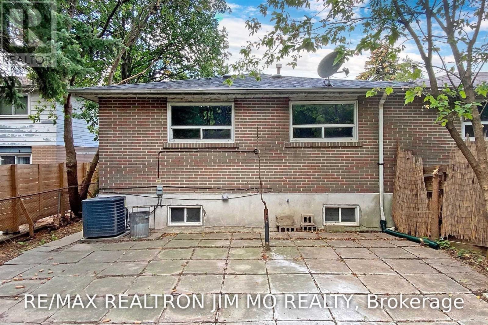 Ground - 153 Hollyberry Trail, Toronto, Ontario M2H 2P2 - Photo 21 - C14096390