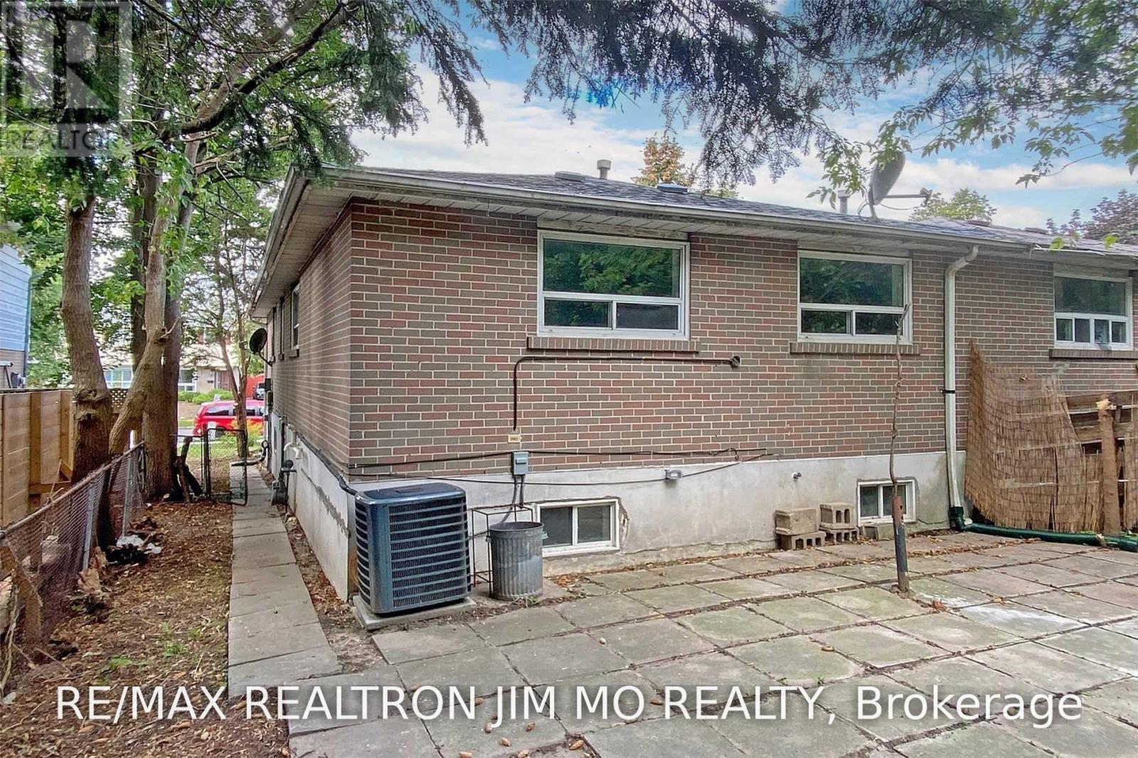 Ground - 153 Hollyberry Trail, Toronto, Ontario M2H 2P2 - Photo 22 - C14096390