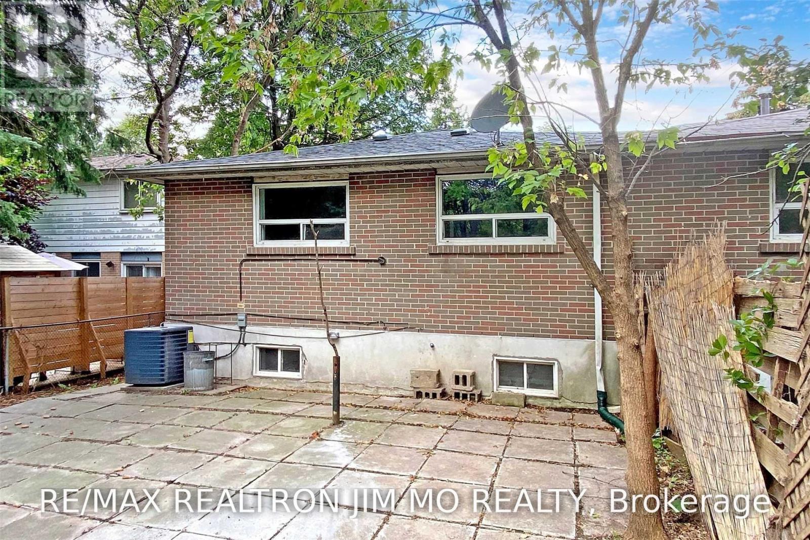 Ground - 153 Hollyberry Trail, Toronto, Ontario M2H 2P2 - Photo 23 - C14096390