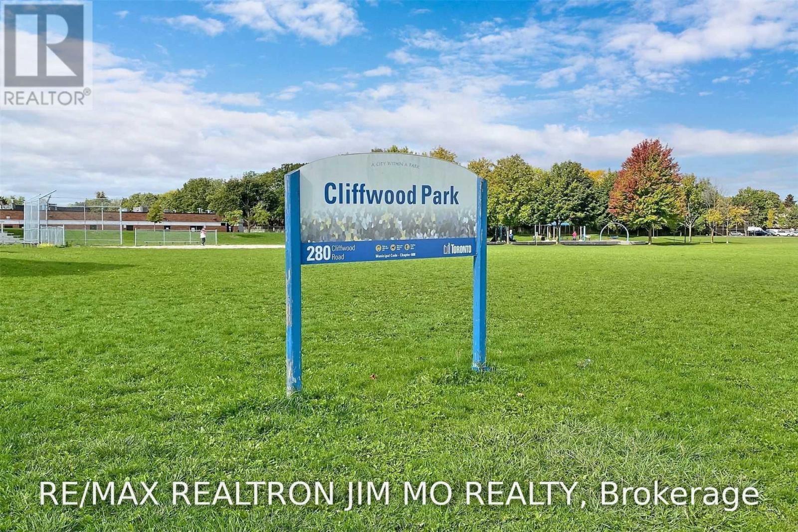 Ground - 153 Hollyberry Trail, Toronto, Ontario M2H 2P2 - Photo 24 - C14096390