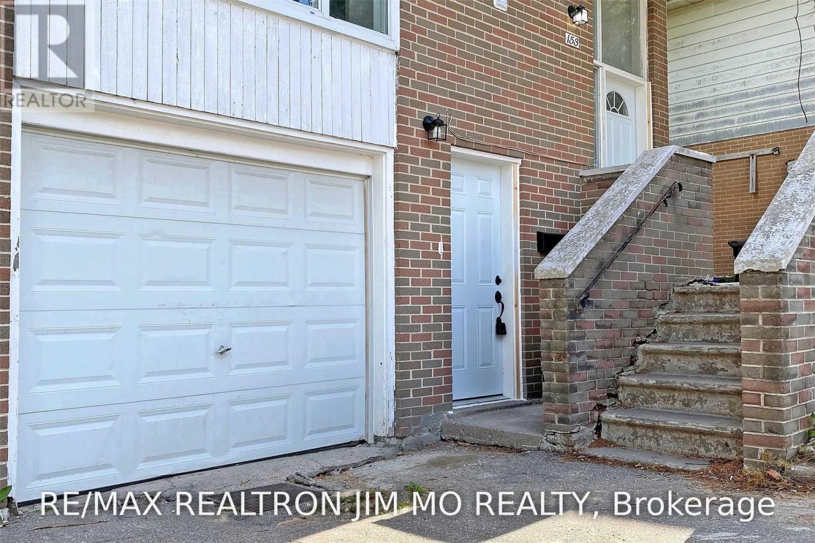 Ground - 153 Hollyberry Trail, Toronto, Ontario M2H 2P2 - Photo 4 - C14096390