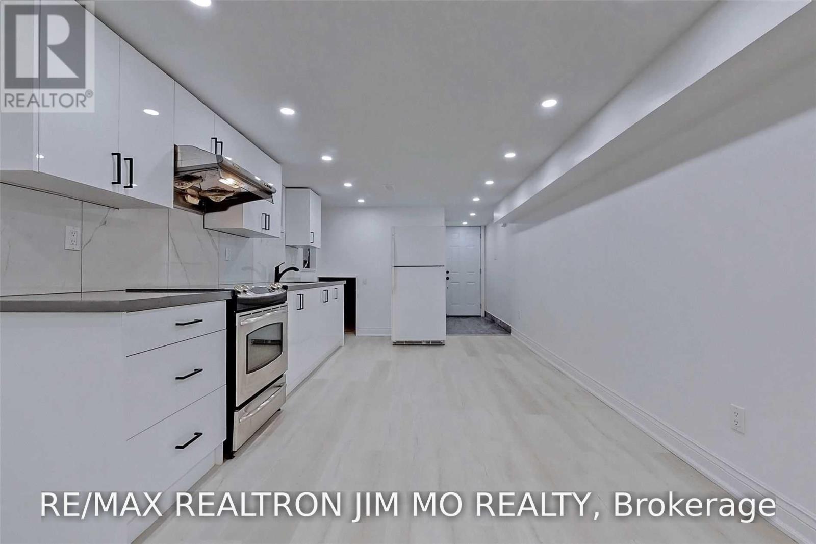 Ground - 153 Hollyberry Trail, Toronto, Ontario M2H 2P2 - Photo 6 - C14096390