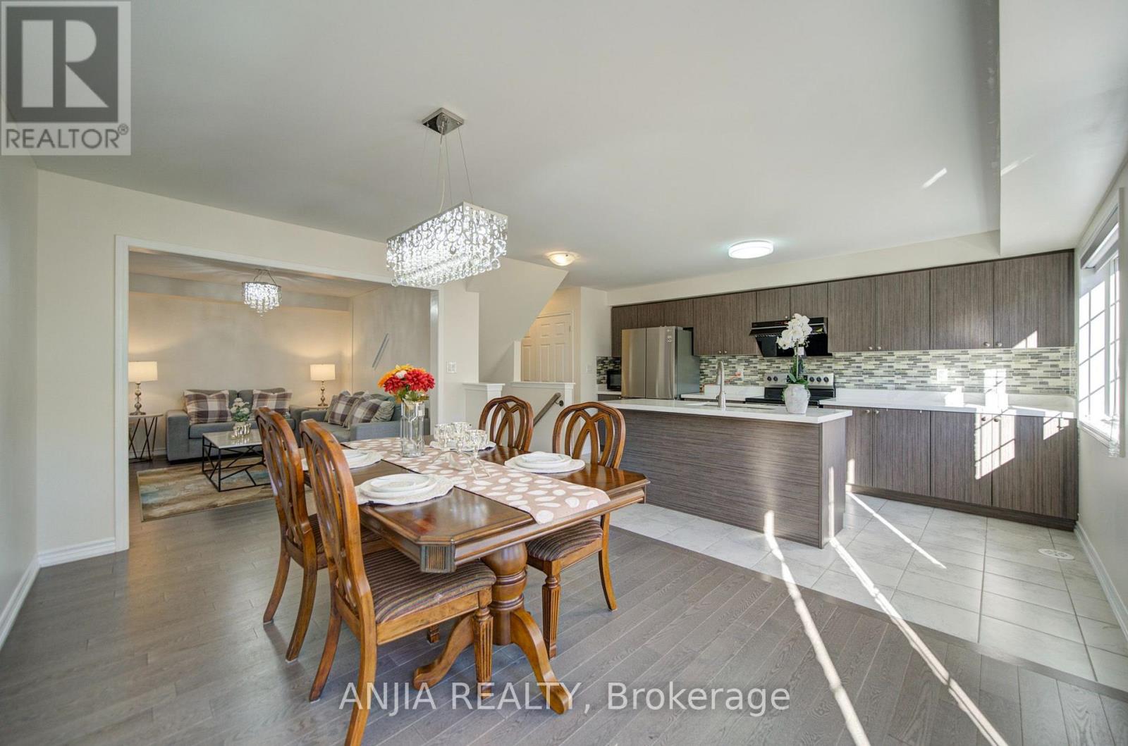 24 Goldeye Street, Whitby, Ontario  L1P 0E5 - Photo 14 - E14096382