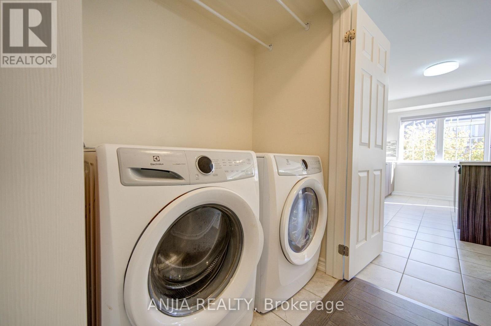 24 Goldeye Street, Whitby, Ontario  L1P 0E5 - Photo 21 - E14096382